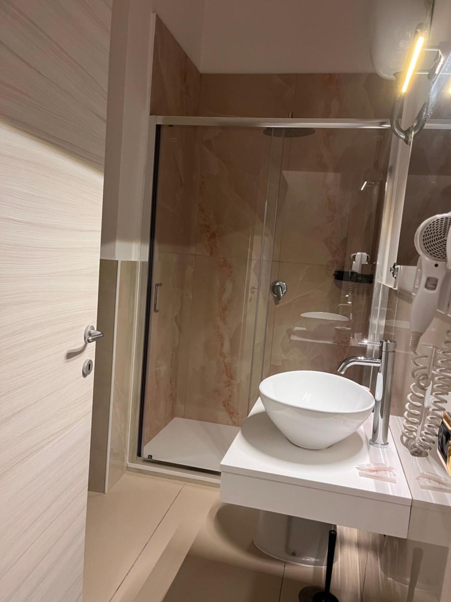 Oceania Hotels Napoli Екстериор снимка